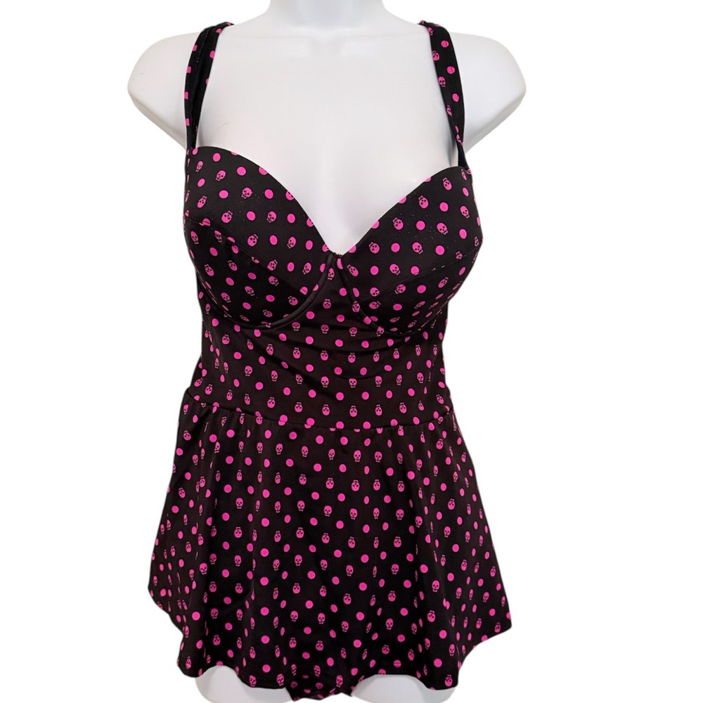 Torrid Black & Pink Skull Dot Print Peplum One Piece Swimwear Sz 1 Pin-up Goth - Picture 2 of 16